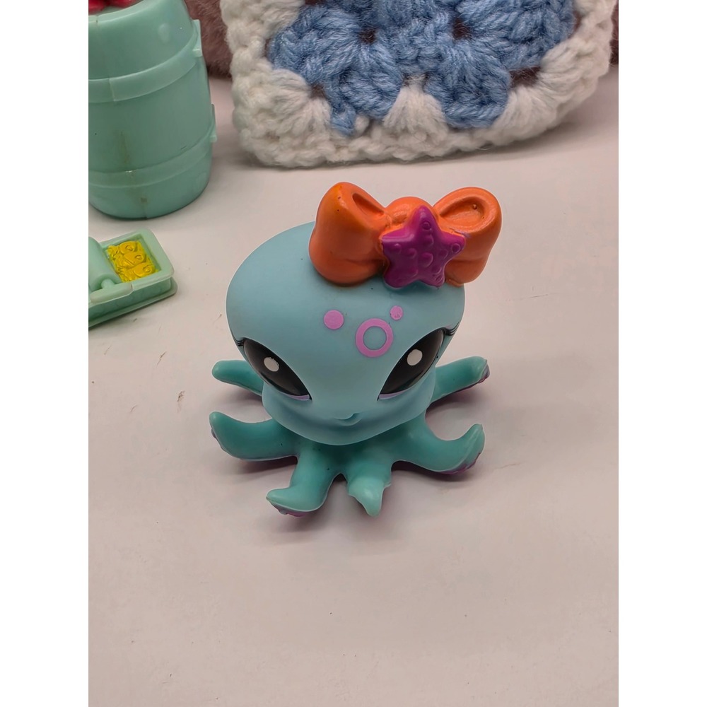 Littlest Pet Shop Octopus Dollhouse Accessory Figure Lot #2237 - Picture 12 of 14